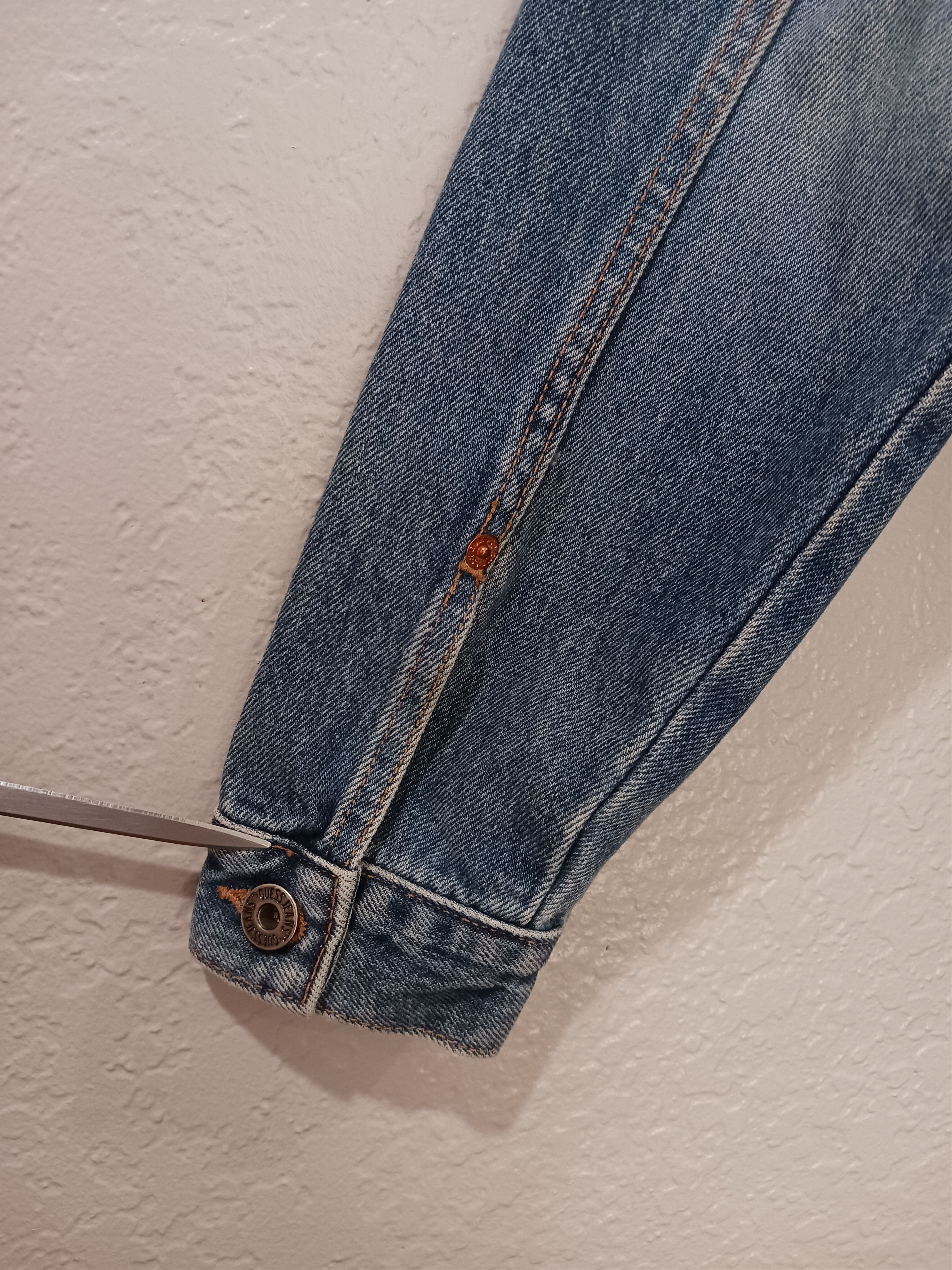 Guess Guess Vintage 2000s Button Front Denim Trucker Jean Jacket Size L / US 10 / IT 46 - 13 Thumbnail