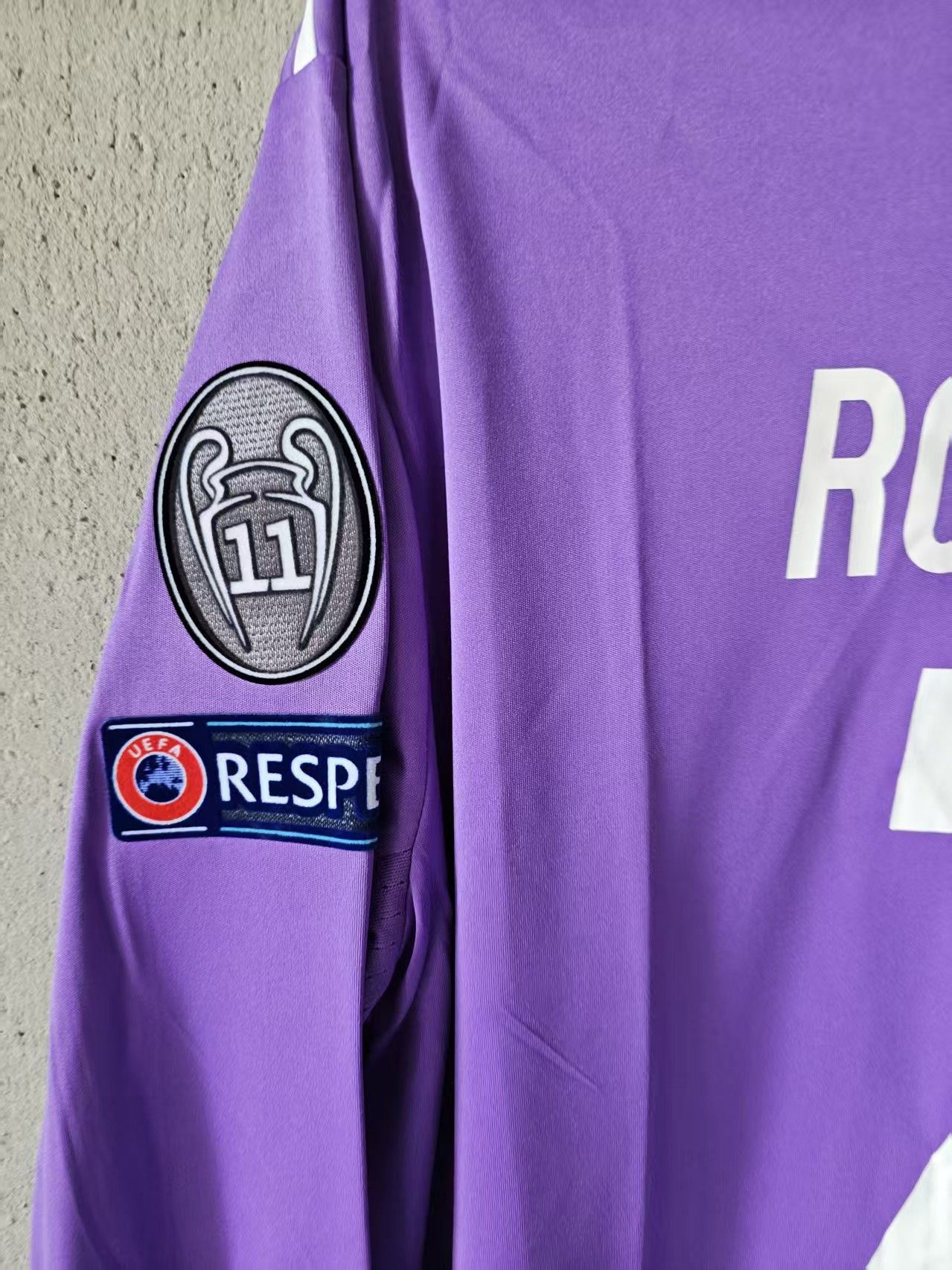 Other 2016 2017 Real Madrid Cristiano Ronaldo Jersey Size US S / EU 44-46 / 1 - 6 Thumbnail