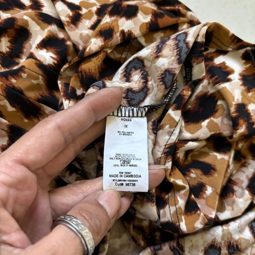Other Cocomo Women's Leopard Print Top with Chain Detail Size 1X ( Size XL / US 12-14 / IT 48-50 - 8 Thumbnail