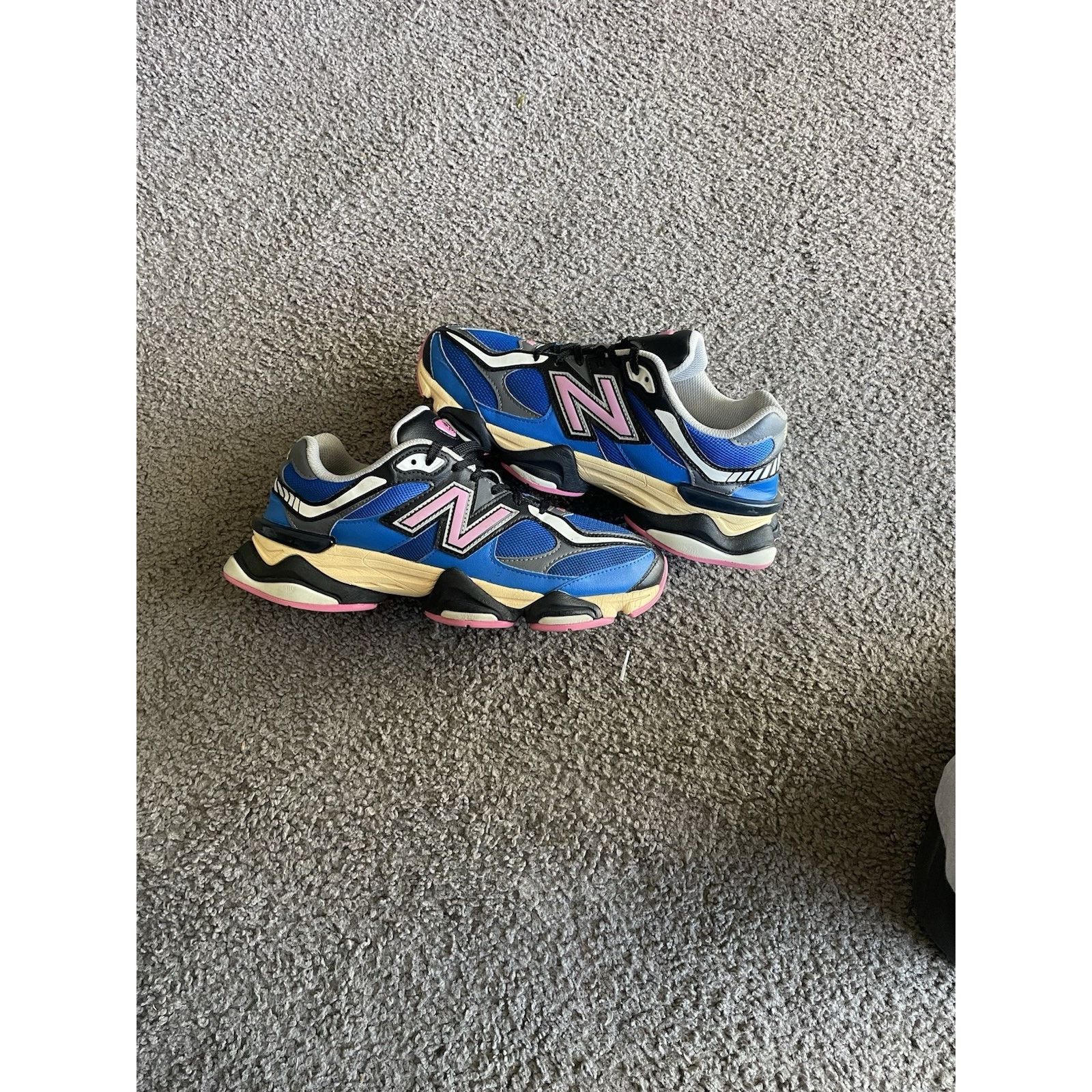 New Balance Size 9.5 - New Balance 9060 Blue Oasis Real Pink Size US 9.5 / EU 42-43 - 2 Thumbnail