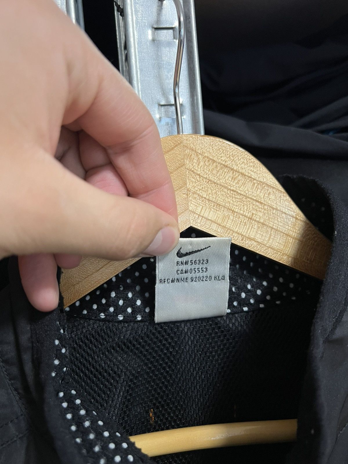 Nike × Vintage Nike Vintage Black Nylon Marathon New York 98 Track Jacket Size US L / EU 52-54 / 3 - 8 Thumbnail