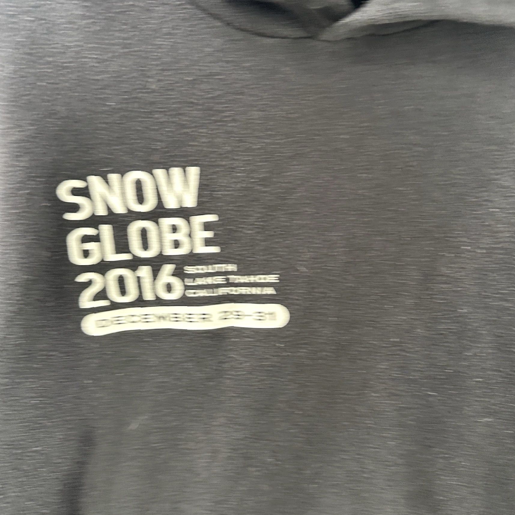 Gildan Snowglobe Music Festival 2016 Hoodie Sweatshirt Mens L Chainsmokers Flume Odesza Nike Shirt Size US L / EU 52-54 / 3 - 5 Thumbnail