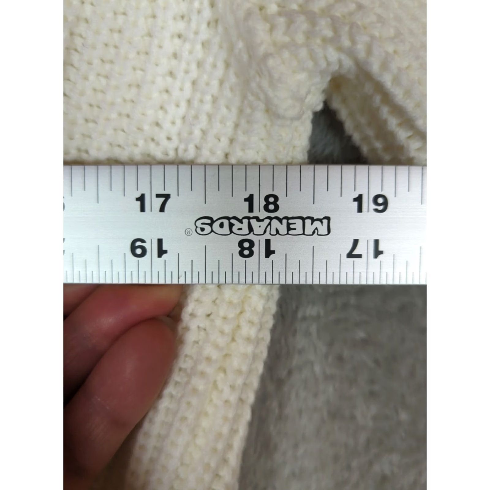 Aeropostale AEROPOSTALE Ivory White Cropped Long Sleeve Sweater Women M Slouchy Chunky Cardigan V-Neck Button Front Bohemian Preppy Casual Travel Size S / US 4 / IT 40 - 5 Thumbnail