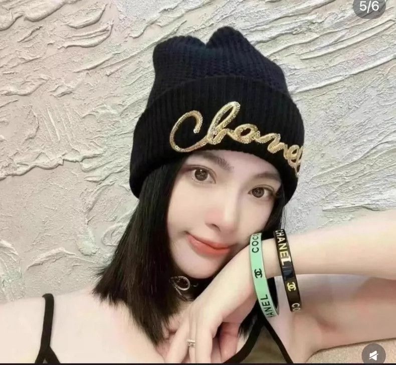 Chanel 22A black gold sequin letter logo knitted hat 2504-N