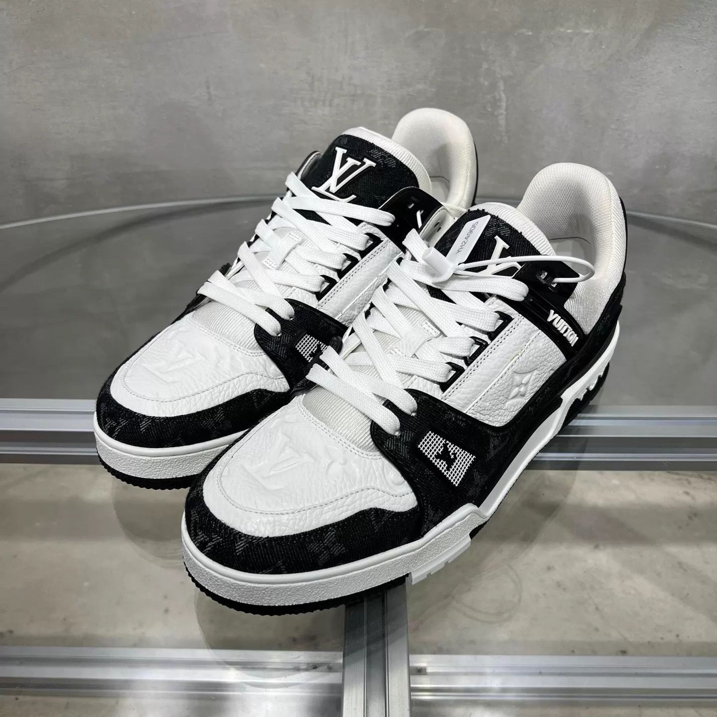 Louis Vuitton LV Trainer Black White Denim UK8/42 New With Box Size US 9 / EU 42 - 2 Thumbnail
