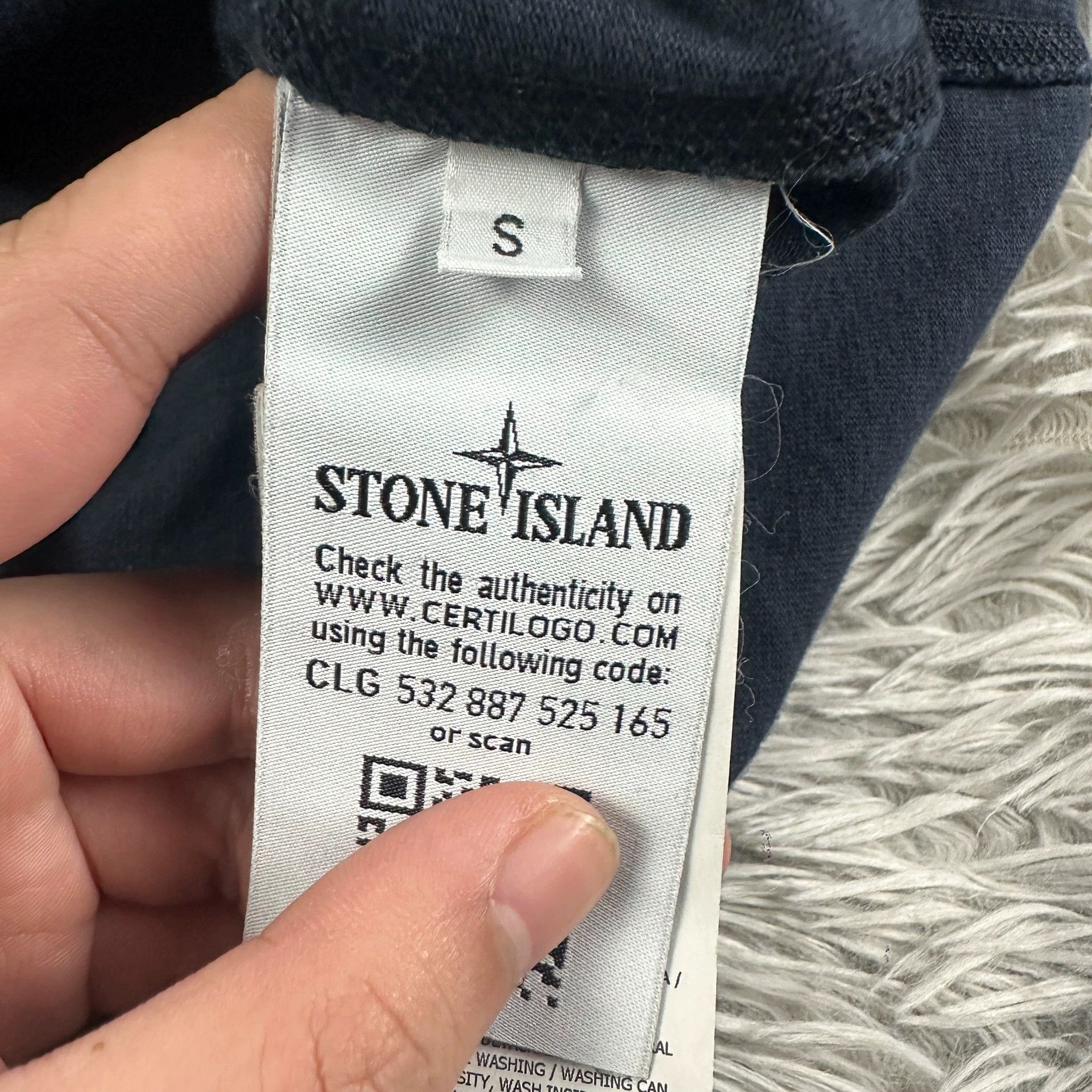 Stone Island stone island navy blue basic sweatshirt size S Size US S / EU 44-46 / 1 - 4 Thumbnail