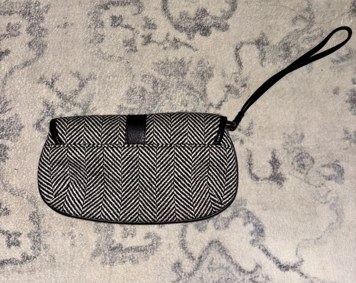 Banana Republic Banana Republic vintage black and white wool wristlet clutch Size ONE SIZE - 6 Thumbnail