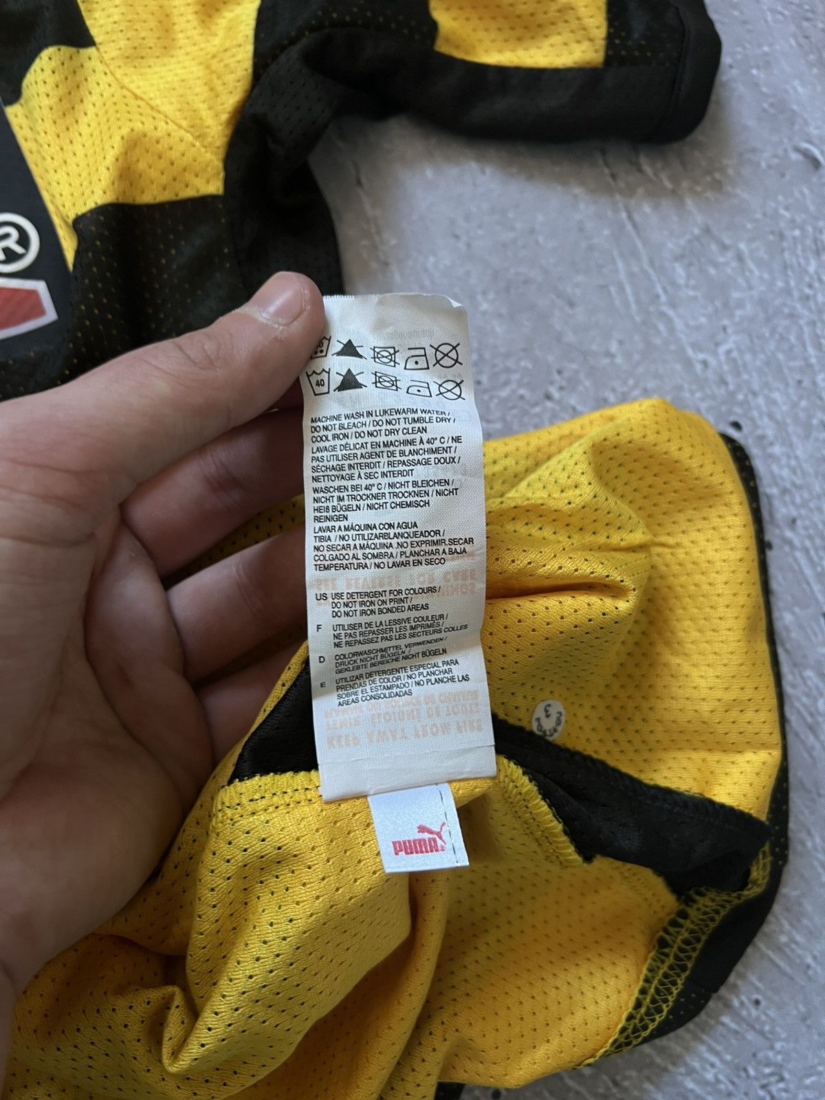Puma BSC YOUNG BOYS PUMA FOOTBALL SHIRT 2008-2009 JERSEY SIZE S Size US S / EU 44-46 / 1 - 16 Thumbnail
