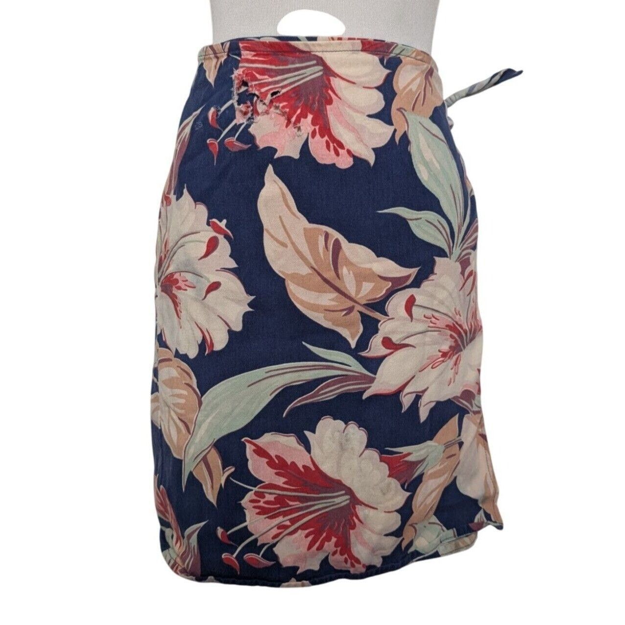 Ralph Lauren Ralph Lauren Country Floral Wrap Skirt Womens Size Medium Size 36" / US 14 / IT 50 - 1 Thumbnail