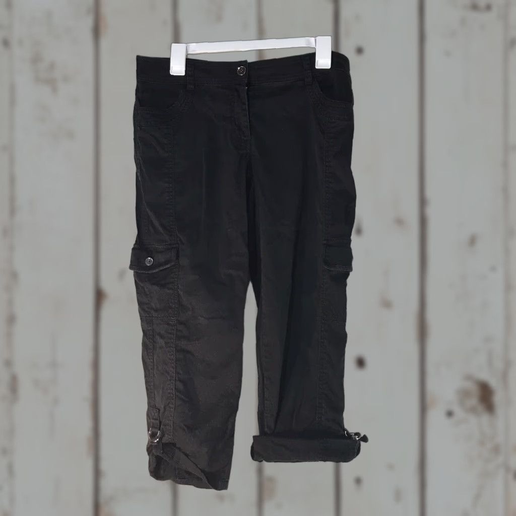 White House Black Market White House Black Market Cargo Pants Cropped Women Size 8 Black Cotton Spandex Straight Fall Summer Clothing Size 30" / US 8 / IT 44 - 1 Thumbnail