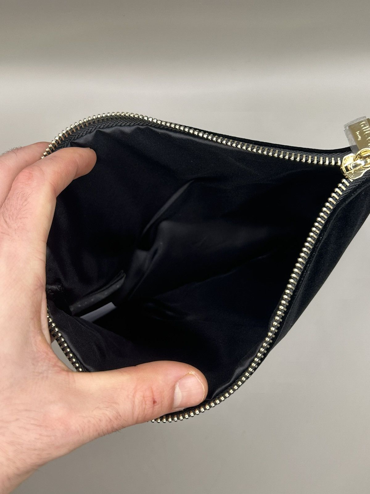 Gucci Gucci Beauty Velvet Black Makeup Pouch Size ONE SIZE - 3 Thumbnail