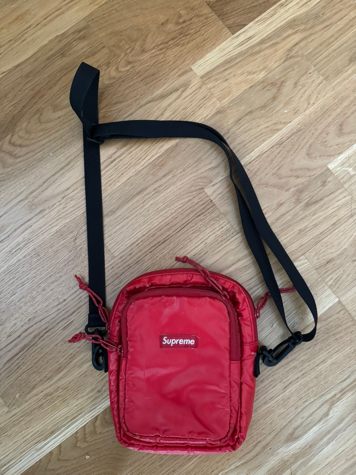 Supreme Supreme Red Shoulder Bag (FW17) Size ONE SIZE - 1 Preview