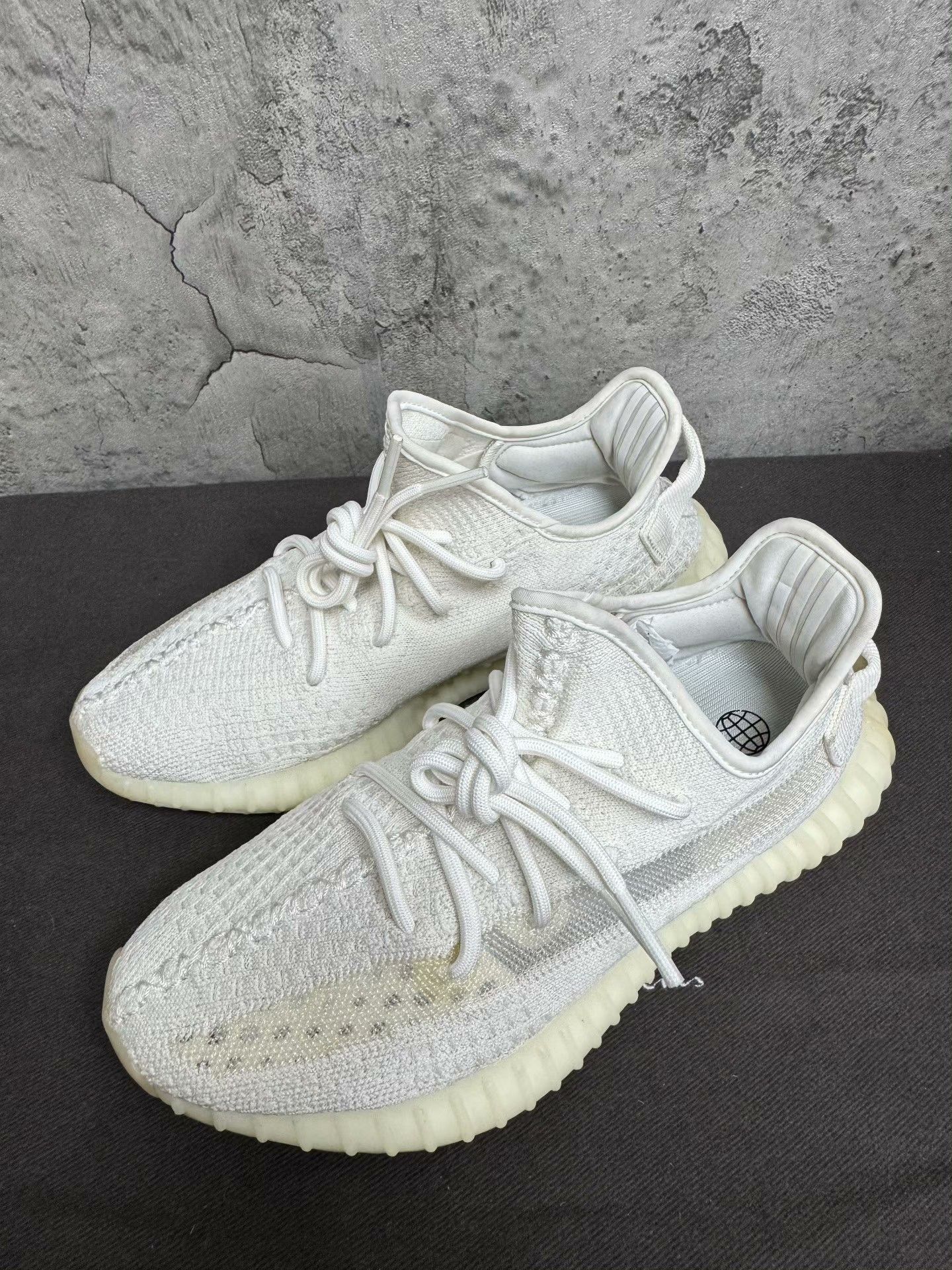 Adidas Adidas YEEZY350 White Lowtop Sneakers 35 Men Size US 5 / EU 37 - 1 Thumbnail