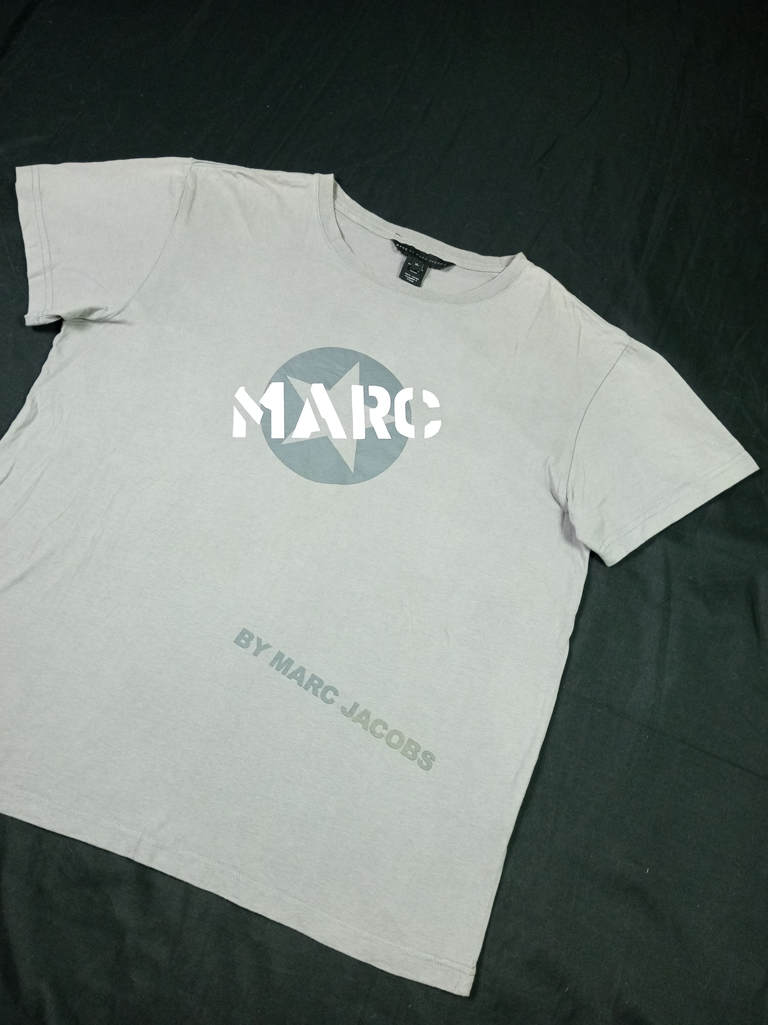 Marc by Marc Jacobs VTG Y2K Marc Jacobs Tee Size US XL / EU 56 / 4 - 2 Thumbnail