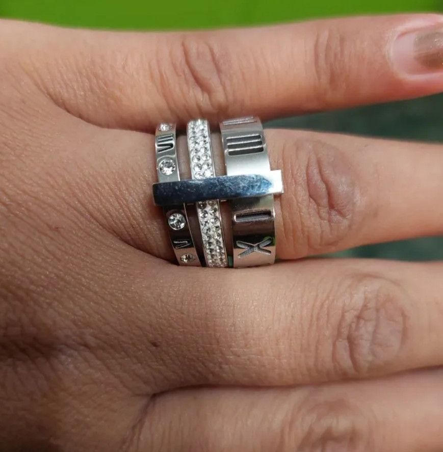 Designer Size 11 Ring 3 Layer Roman Vintage Jewelry Ring Size ONE SIZE - 5 Thumbnail