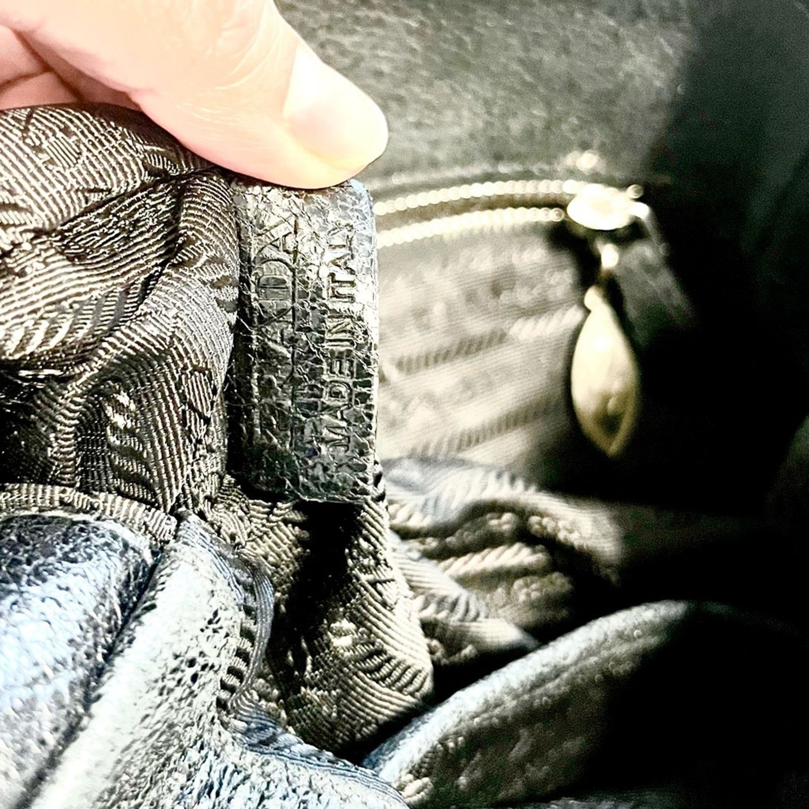 Prada Prada black shimmery leather chain bag Size ONE SIZE - 4 Thumbnail