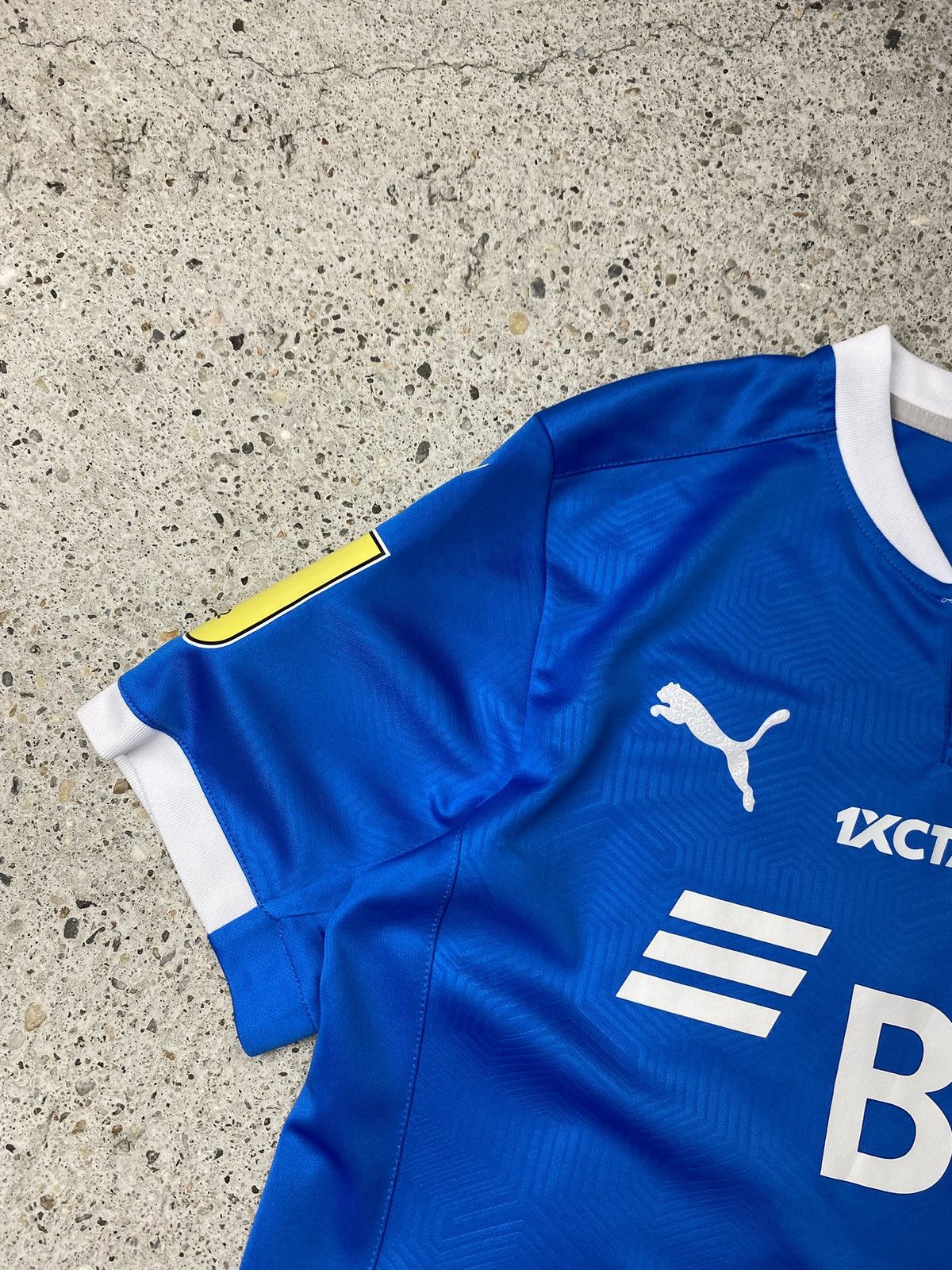 Puma Sebastian Szymański puma dynamo moscow football jersey Size US M / EU 48-50 / 2 - 3 Thumbnail