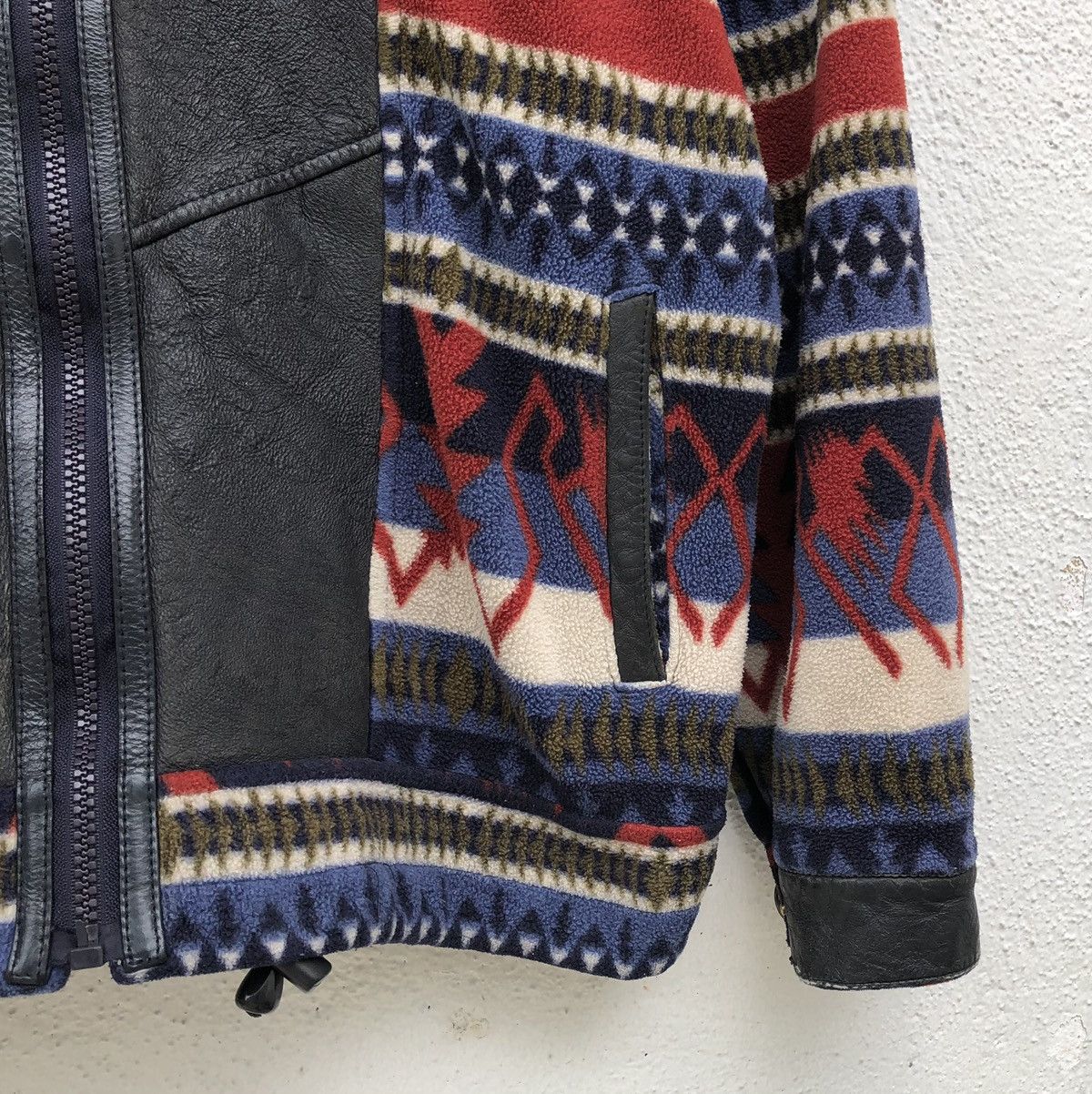 Vintage Vintage NZ Lamb Skim Leather Navajo Pattern Fleece Jacket Size US L / EU 52-54 / 3 - 12 Thumbnail