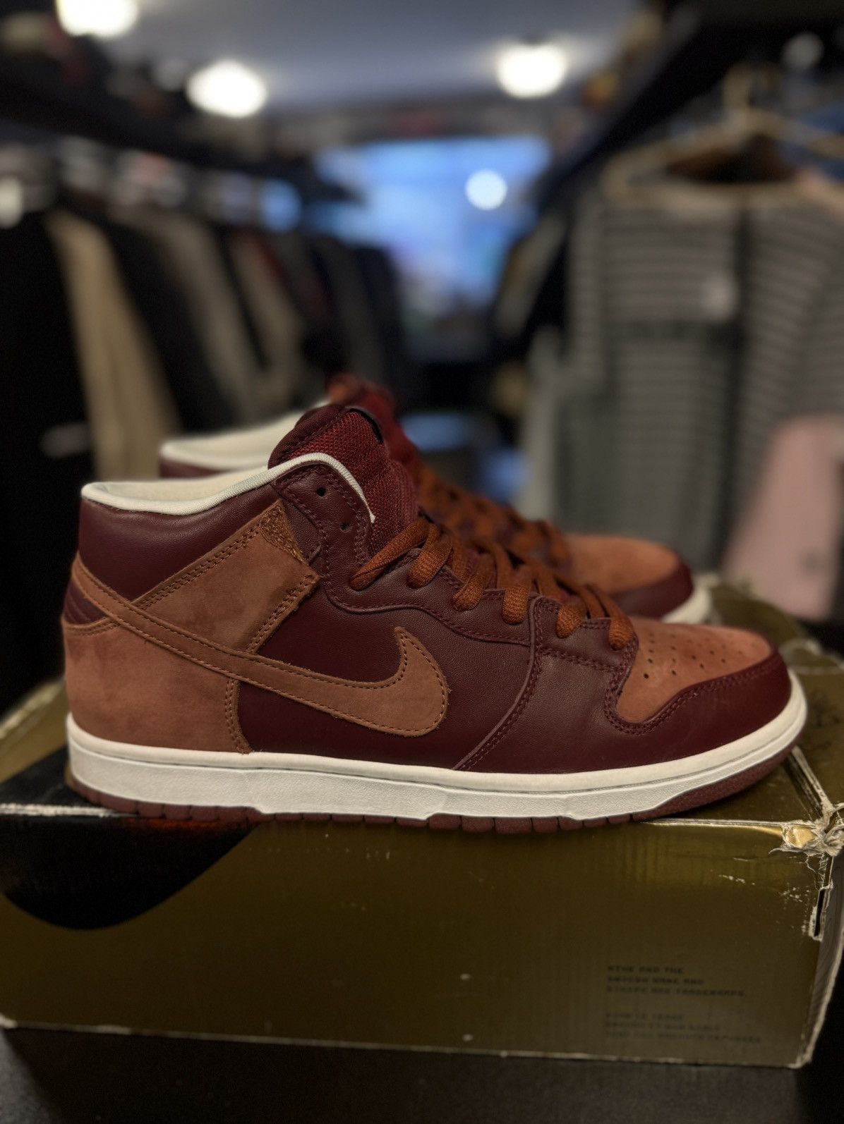 Nike Nike SB Mid Top Team Red Pony 2008 Size 11 Size US 11 / EU 44 - 1 Thumbnail