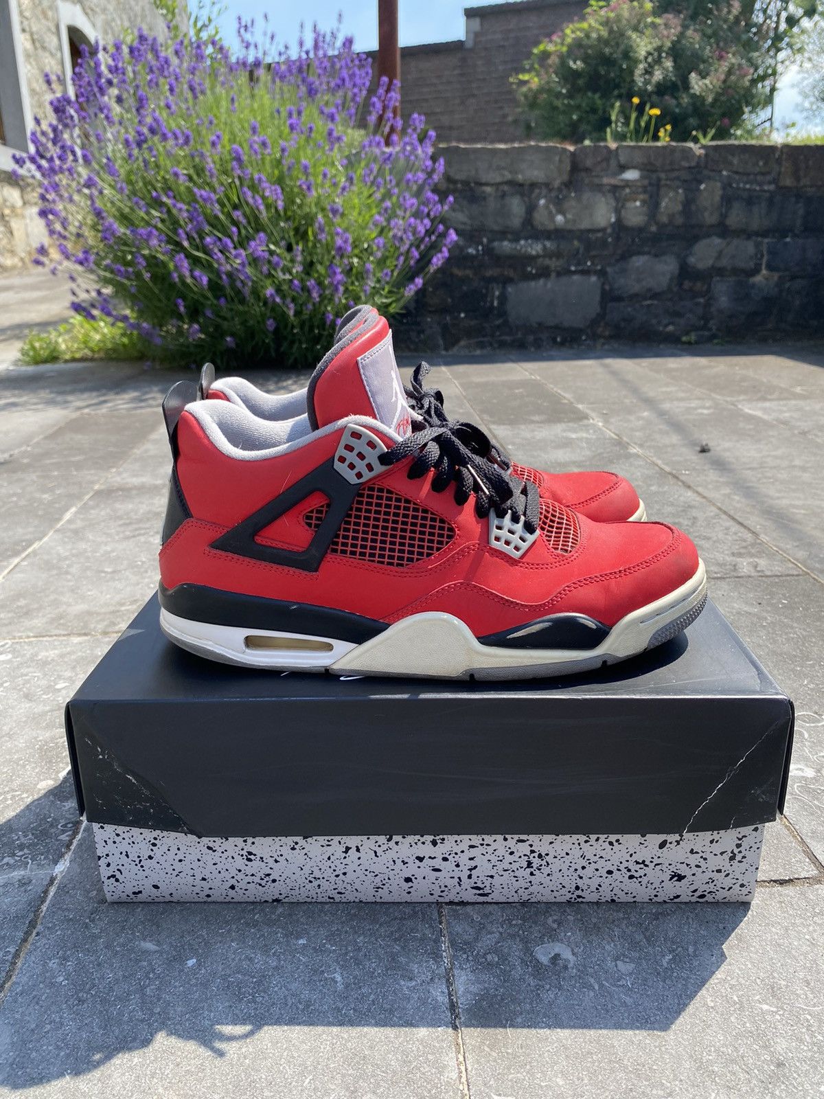 Jordan Brand × Nike Jordan 4 Toro Bravo Size US 9.5 / EU 42-43 - 2 Thumbnail