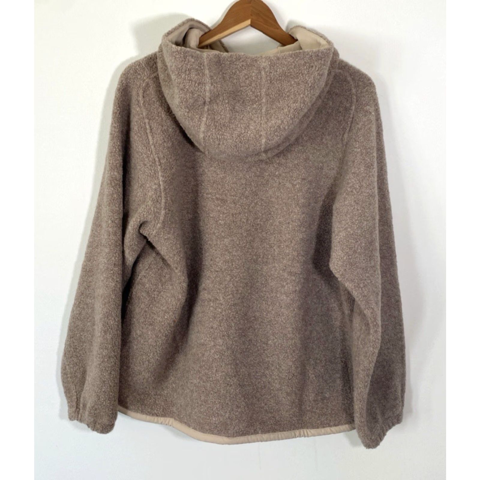 Outdoor Voices **Women’s Outdoor Voices Mega Fleece Snap Up Hoodie Beige Sz M** User: Women’s Outdoor Voices Mega Fleece Snap Up Hoodie Medium Beige Size M / US 6-8 / IT 42-44 - 2 Thumbnail