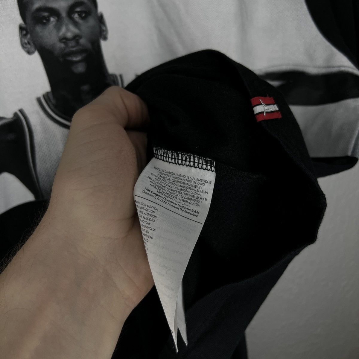 Jordan Brand Nike Jordan Tee Tshirt Wide Print Rare Vintage NBA Retro Y2K Size US M / EU 48-50 / 2 - 5 Thumbnail