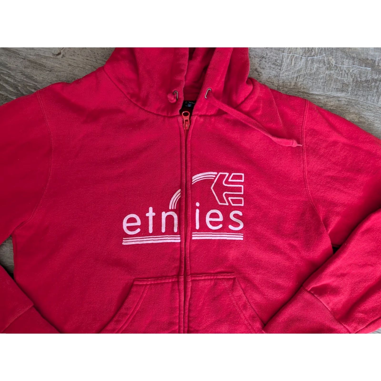 Etnies Etnies Women's Red Full Zip Hooded Sweatshirt Logo Script Distressed Size L Size L / US 10 / IT 46 - 2 Thumbnail