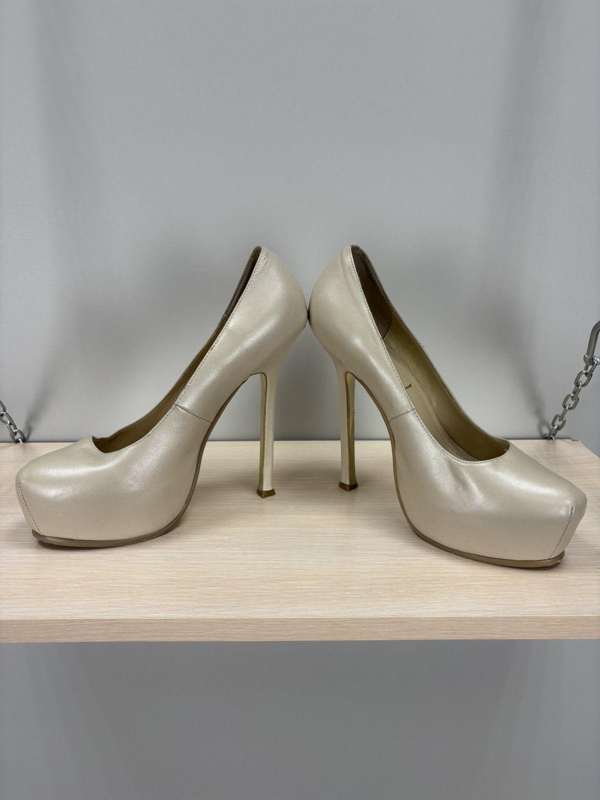 Yves Saint Laurent Womens heels Yves Saint Laurent Size 39 Color Beige Size US 9 / IT 39 - 10 Thumbnail