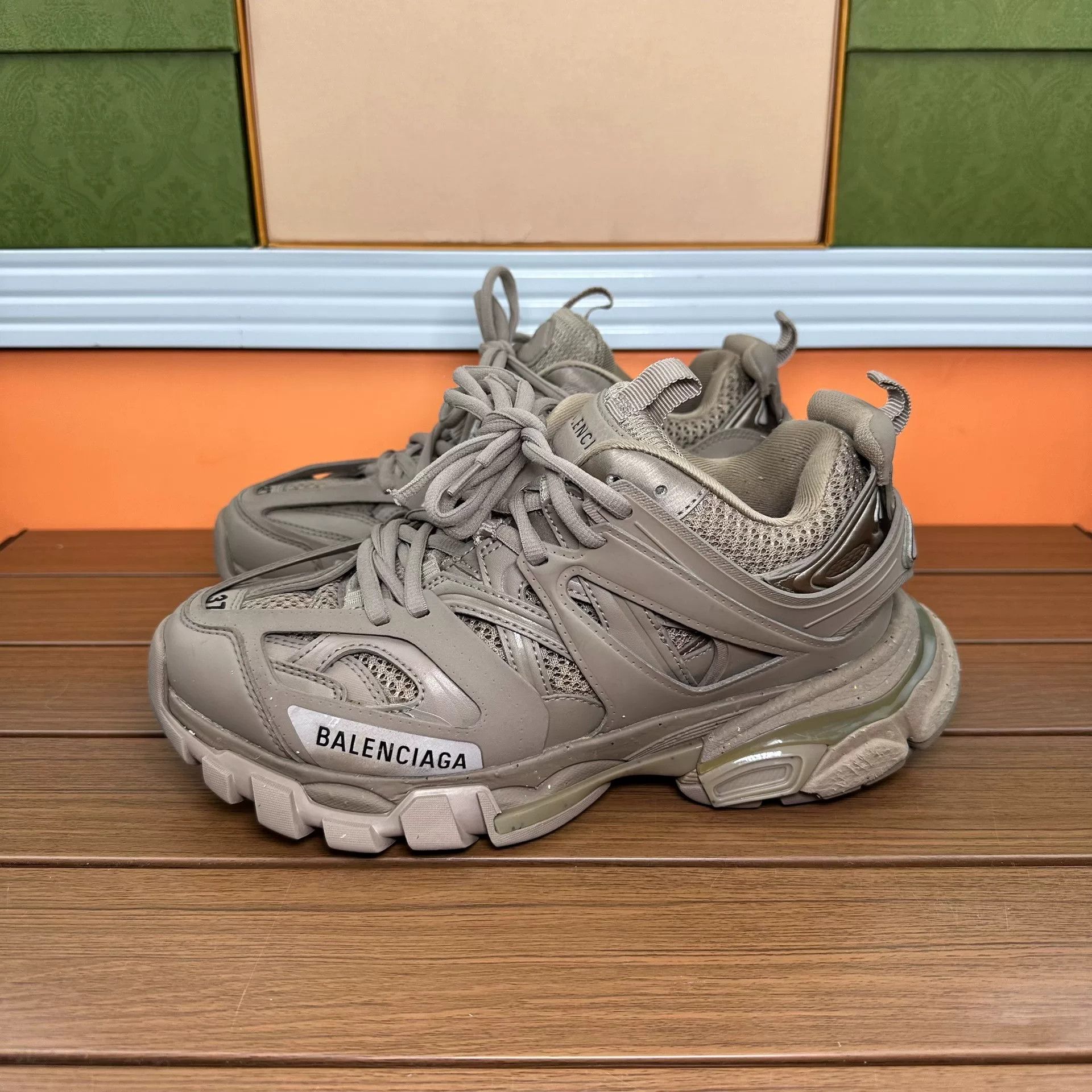 Balenciaga Balenciaga Brown Lowtop Sneakers it_37 Women Size US 7 / IT 37 - 1 Thumbnail