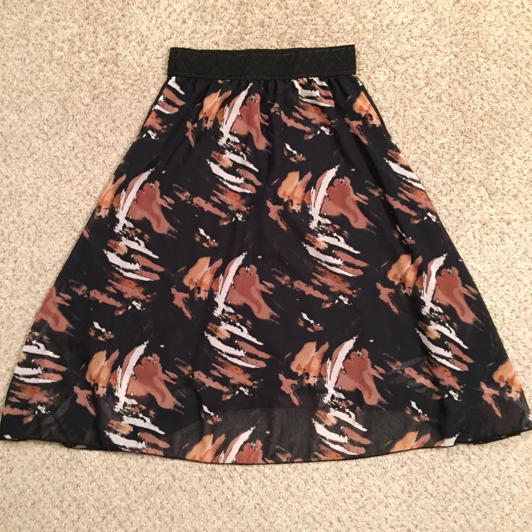 Vintage LuLaRoe Lola Skirt XS Midi Lined Black Brown Geometric A-Line Women Regular Skirt Midi A-Line Geometric Lola XS Black Brown Polyester Size 26" / US 2 / IT 38 - 6 Thumbnail