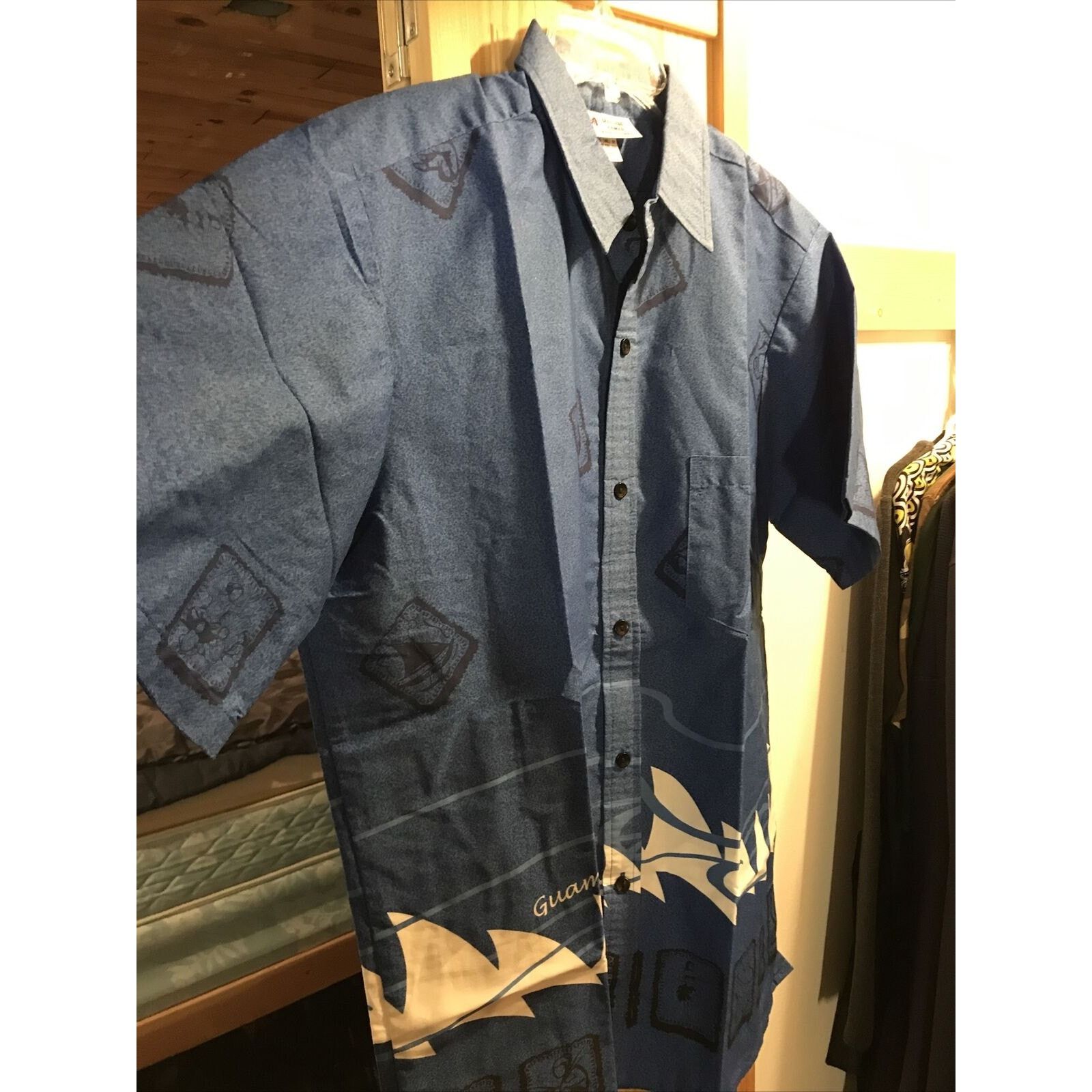 Other Malihini Hawaii Men’s L Blue SS Buitton Down Hawaiian Shirt Size US L / EU 52-54 / 3 - 2 Thumbnail