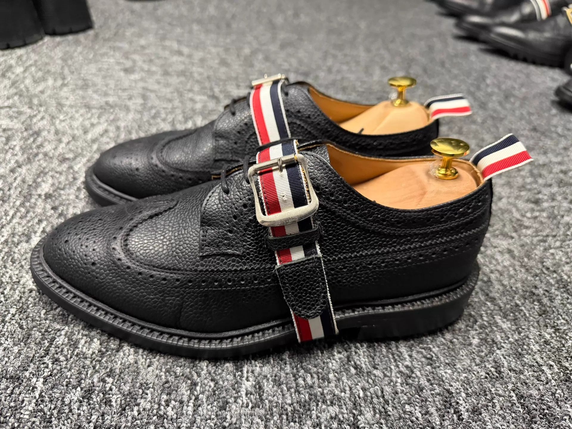 Thom Browne Thom Browne Men's 3-Color Brogue Derby Wood Sole US7 Size US 7 / EU 40 - 2 Thumbnail