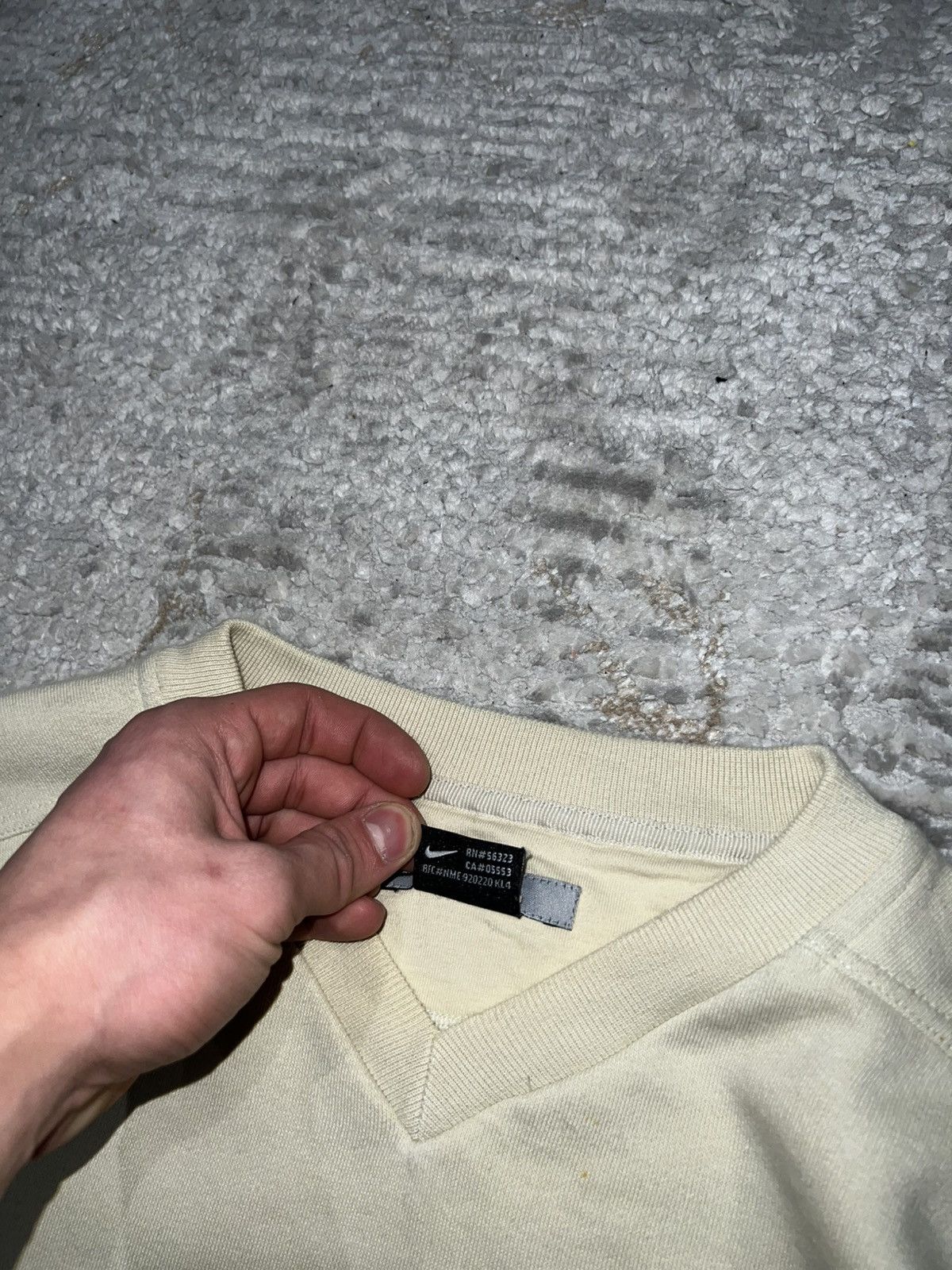 Nike × Vintage NIKE VINTAGE 00S CREWNECK BEIGE SMALL SWOOSH LOGO SWEATSHIRT Size US L / EU 52-54 / 3 - 6 Thumbnail