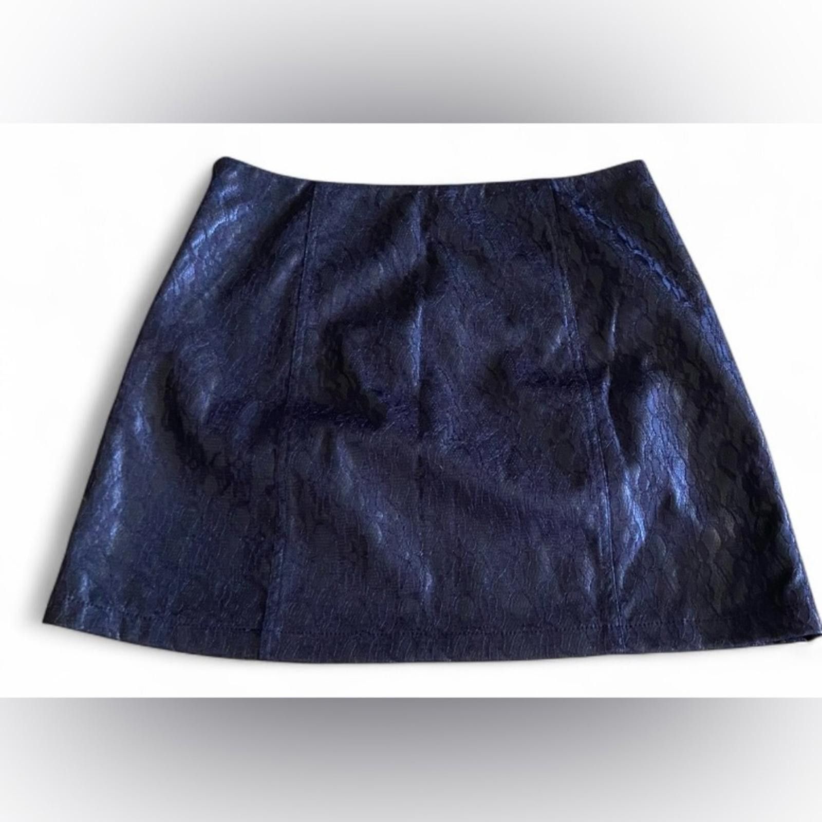 Guess Guess Sexy Black Faux Leather Lacy Mini Skirt Womens Size 6 Size 28" / US 6 / IT 42 - 2 Thumbnail
