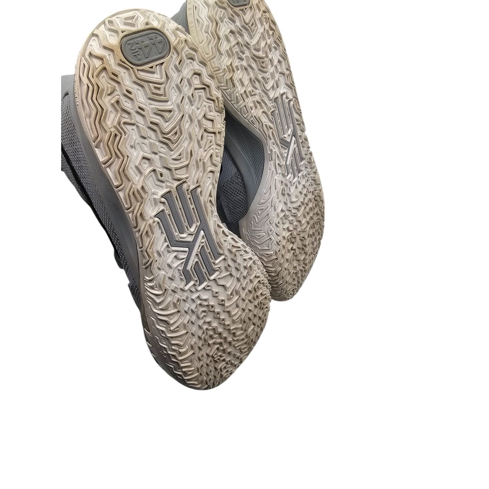 Nike Nike10.5 Kyrie 7 TB Wolf Basketball Gray White DA7767-006 Size US 10.5 / EU 43-44 - 5 Thumbnail