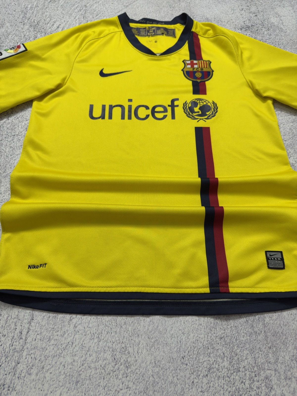 Nike NIKE BARCELONA 2008 2009 AWAY FOOTBALL SHIRT SOCCER JERSEY Size US S / EU 44-46 / 1 - 4 Thumbnail