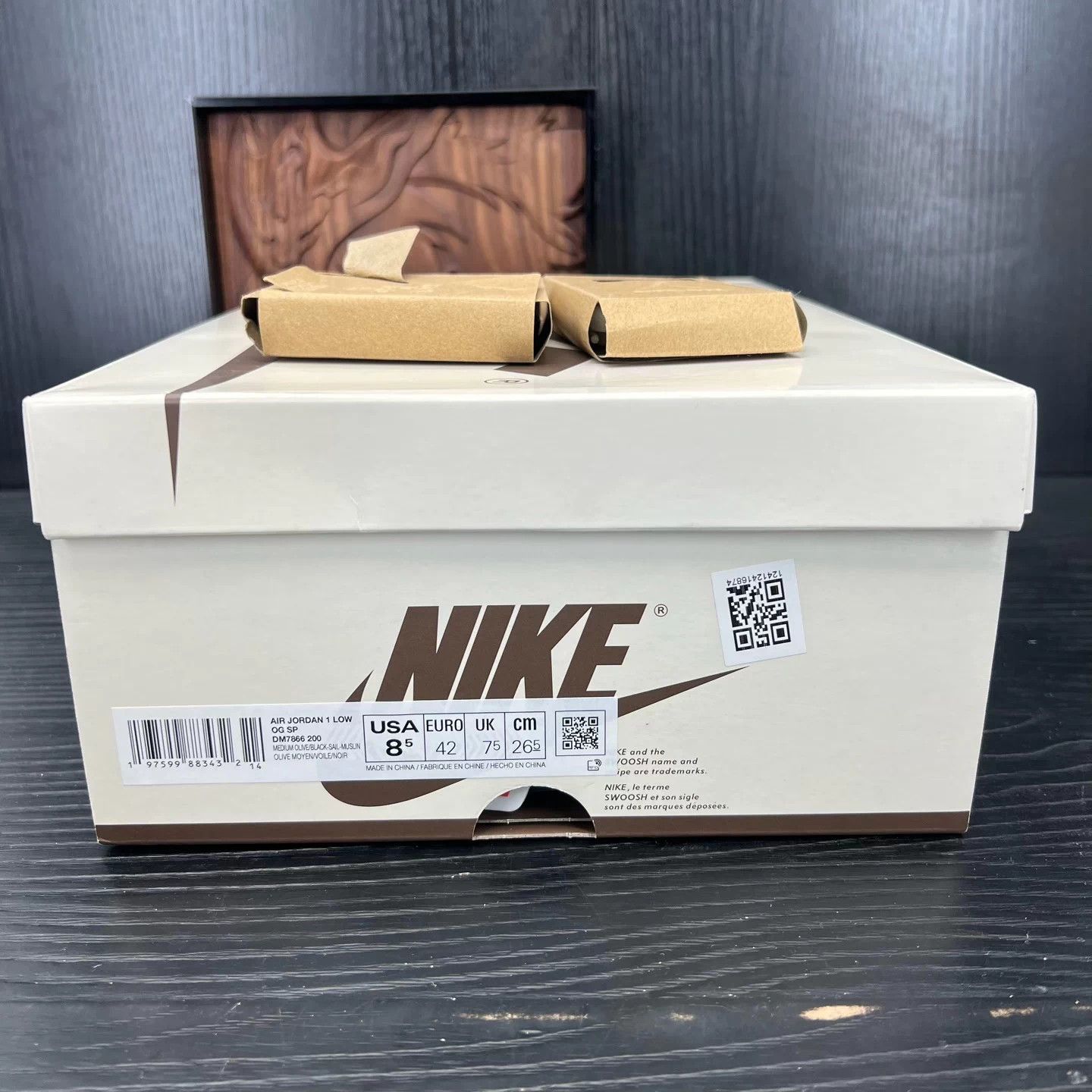 Nike Jordan 1 Low TS Cactus Jack Mica Green 42 Like New Size US 9 / EU 42 - 9 Thumbnail