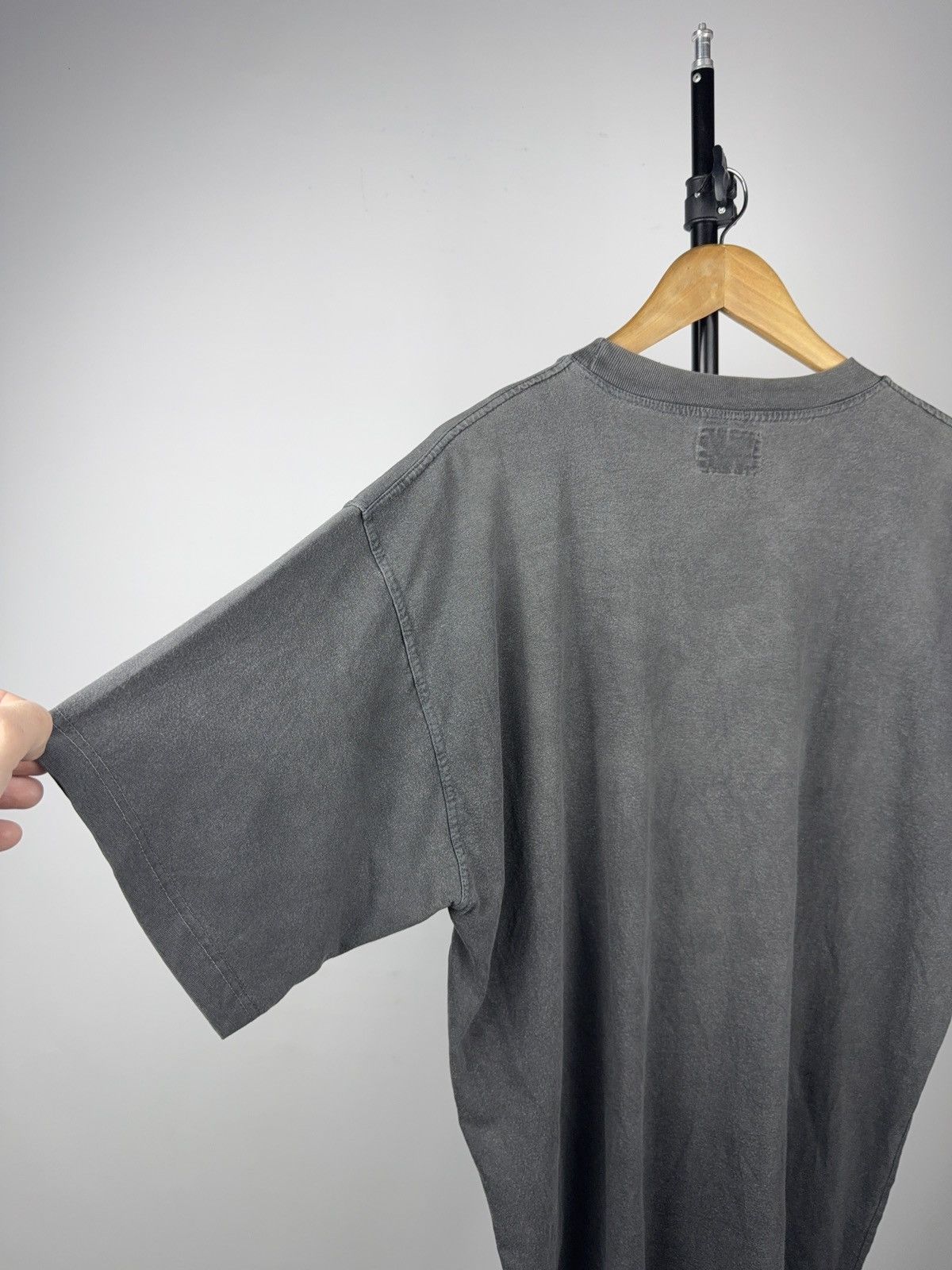 Levi's Vintage Clothing 00s Levi’s 501 Worldwide Legend Washed Grey Vintage Tee XL Size US XL / EU 56 / 4 - 11 Thumbnail