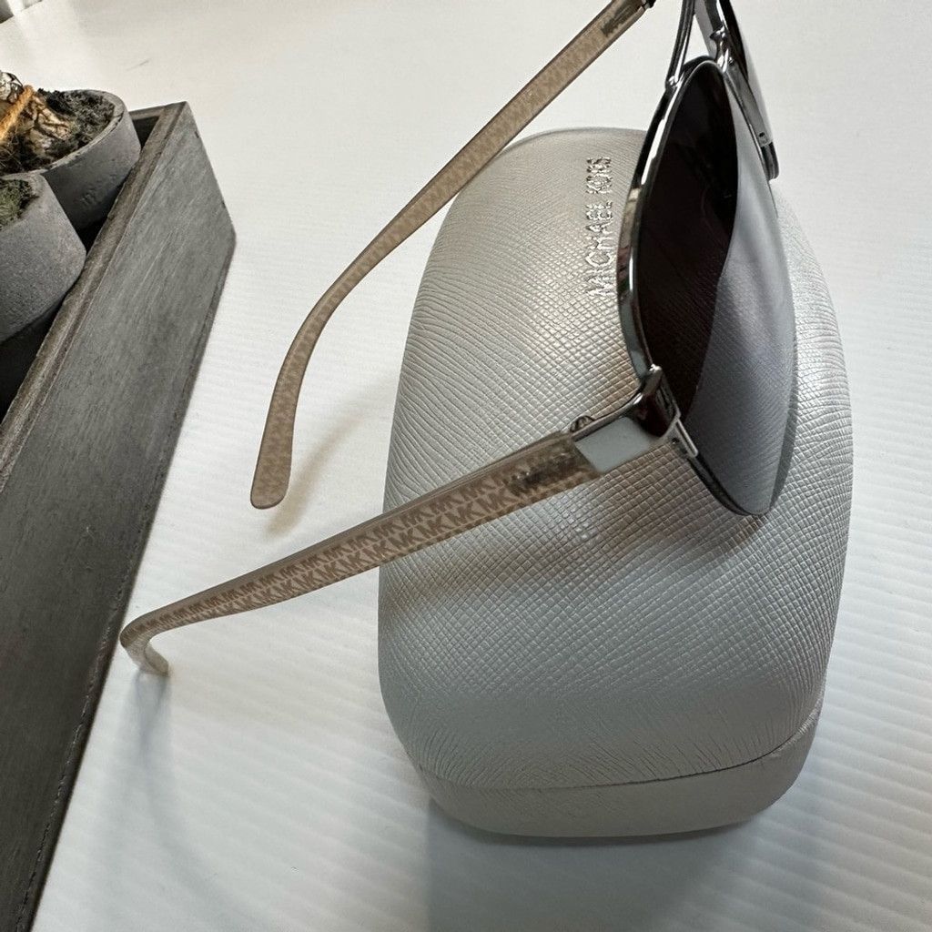 Michael Kors Michael Kors Blair I sunglasses in very condition Size ONE SIZE - 4 Thumbnail