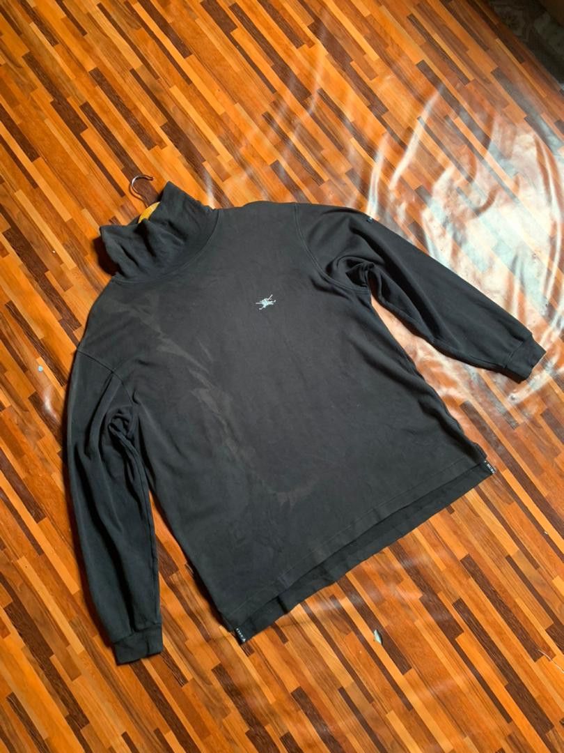 Burberry e30 Vintage Burberry Golf Long Sleeve turtle neck Size US L / EU 52-54 / 3 - 1 Thumbnail