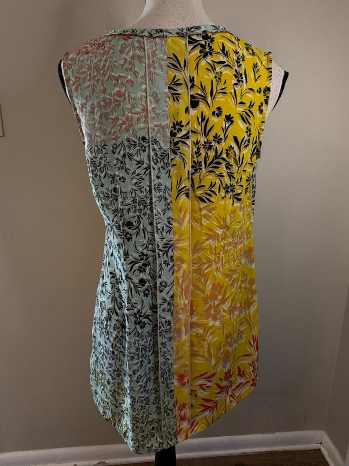 Other Cabi floral sleeveless mini dress colorful patterns SZ XS Size XS / US 0-2 / IT 36-38 - 4 Thumbnail