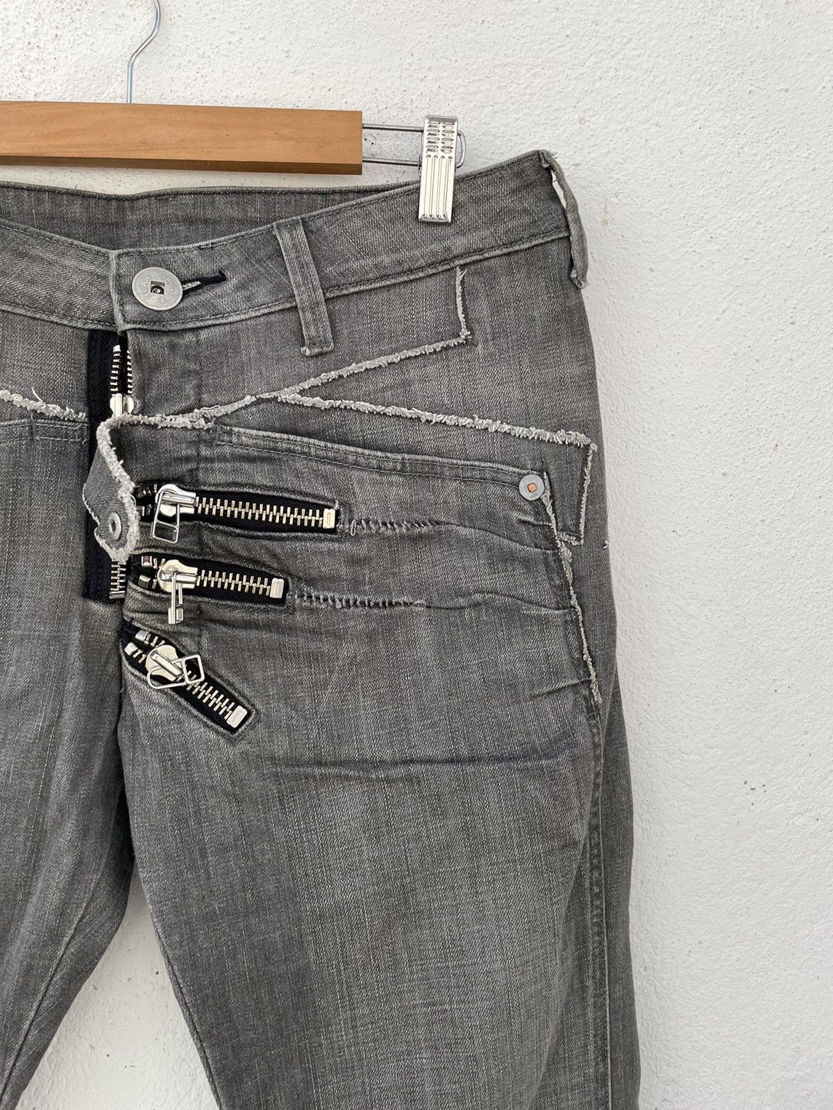 Marithe + Francois Girbaud Le De Jeans Marithe Francois Girbaud Zipper Jeans Size US 33 - 2 Thumbnail