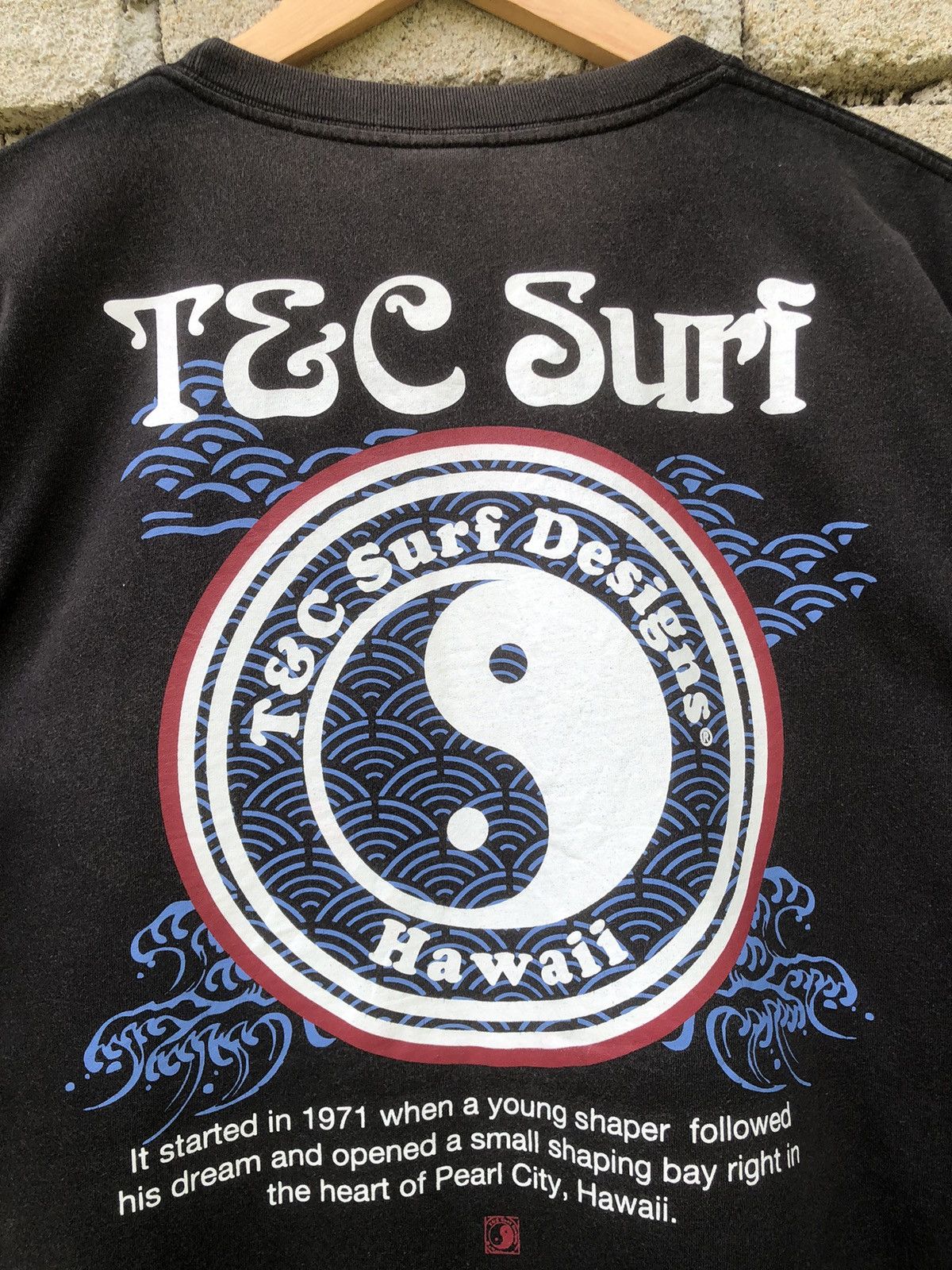 Japanese Brand Vintage Y2K Sunfaded T&C Surf Design Hawaii Backhit Tshirt Size US XXL / EU 58 / 5 - 4 Thumbnail