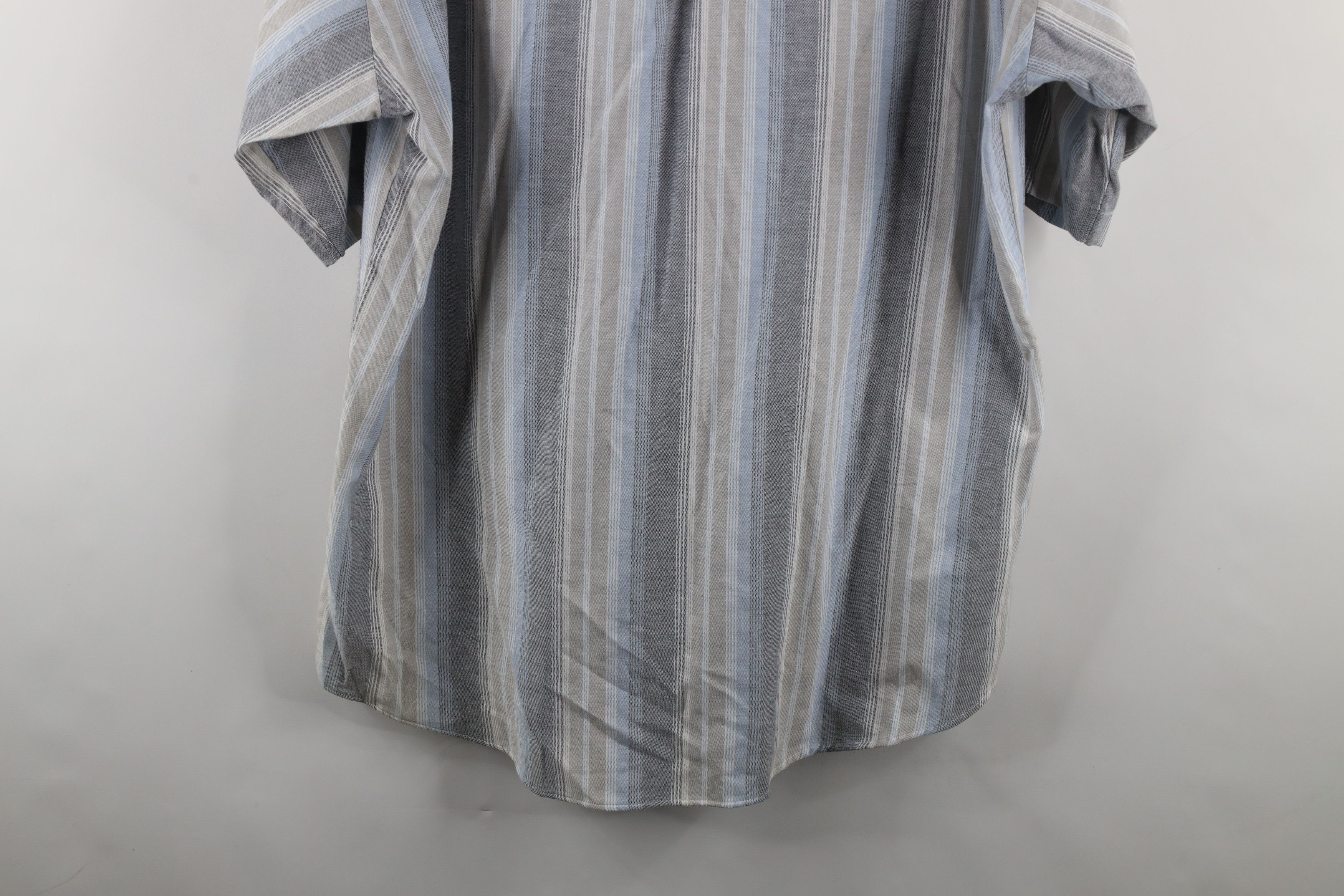 Vintage Vintage 90s Streetwear Block Short Sleeve Button Down Shirt Size US XL / EU 56 / 4 - 11 Thumbnail