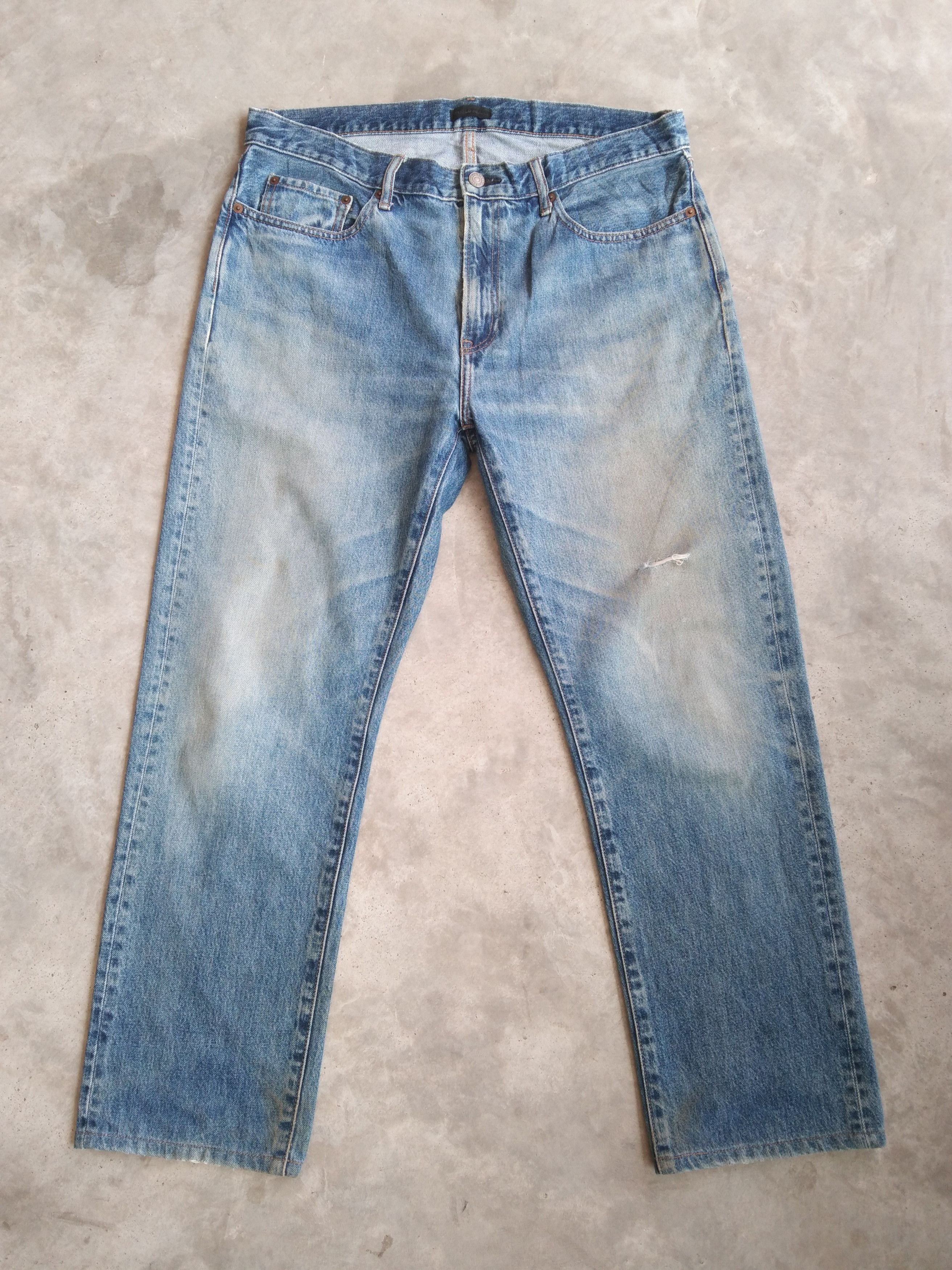 Vintage Faded Blue Uniqlo Straight Distressed Jeans 34x28