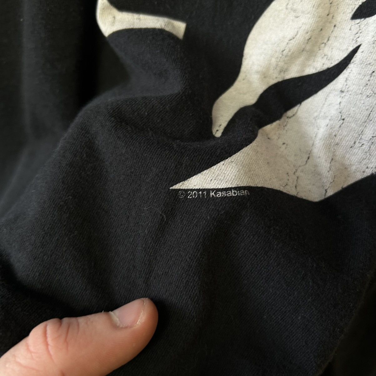 Band Tees Vintage Kasabian 2011 Big Graphic Logo rock band tee size XL Size US XL / EU 56 / 4 - 4 Thumbnail