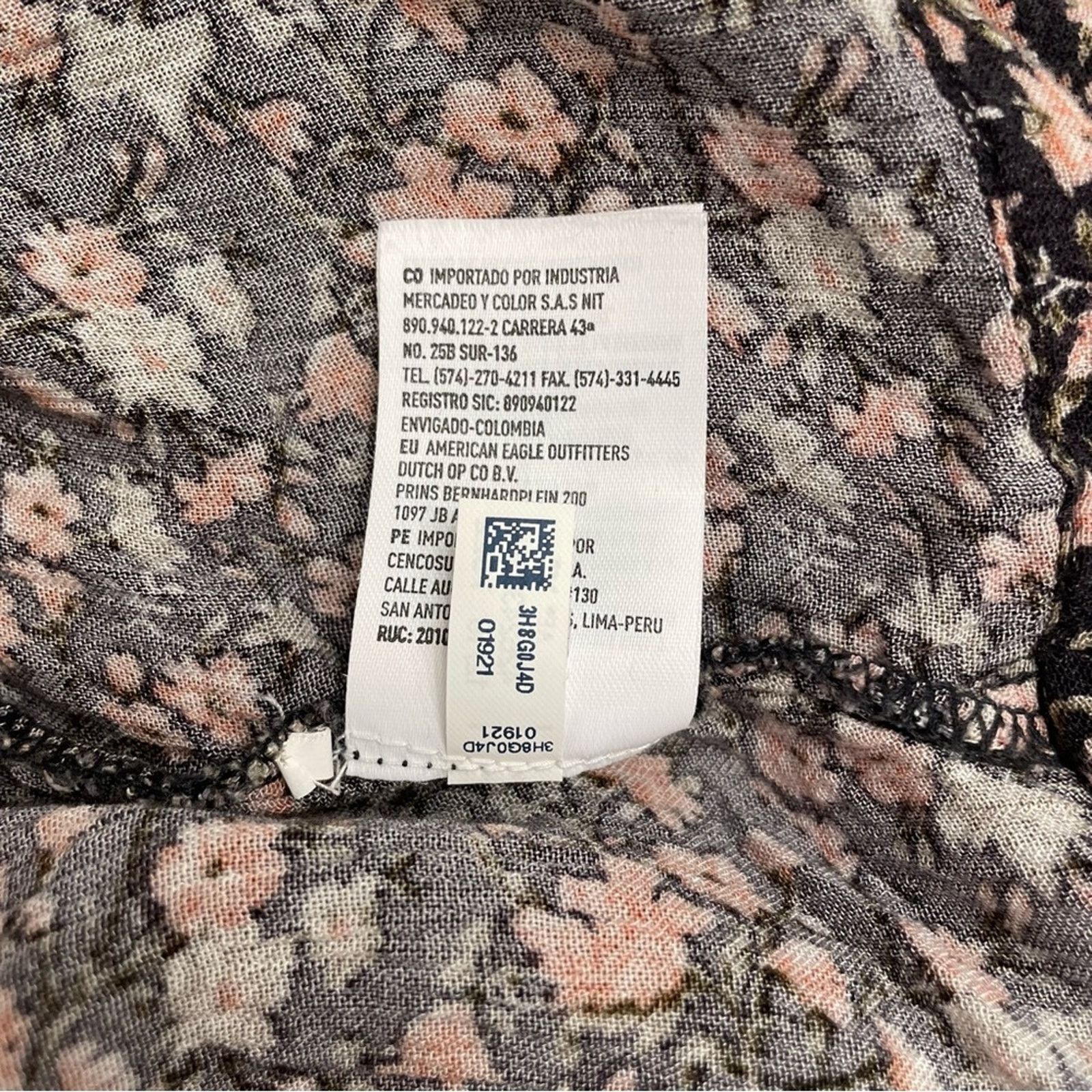 American Eagle Outfitters American Eagle Outfitters Long Sleeve Floral Crop Top S Size S / US 4 / IT 40 - 16 Thumbnail