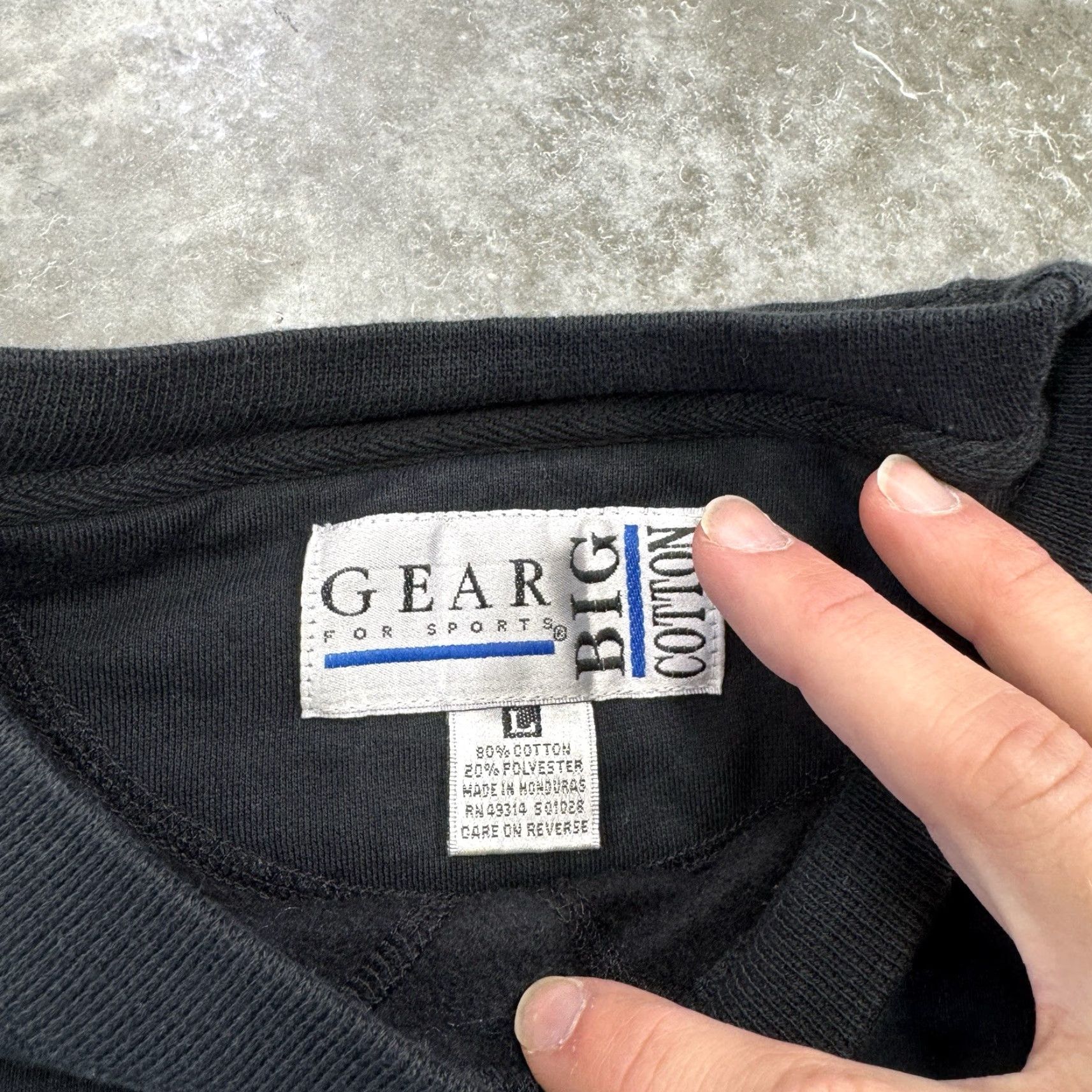 Vintage VINTAGE Gear Fort Pickett US Army sweatshirt adult L black Graphic Print Crew Neck 90s Military Men’s Size US L / EU 52-54 / 3 - 3 Thumbnail
