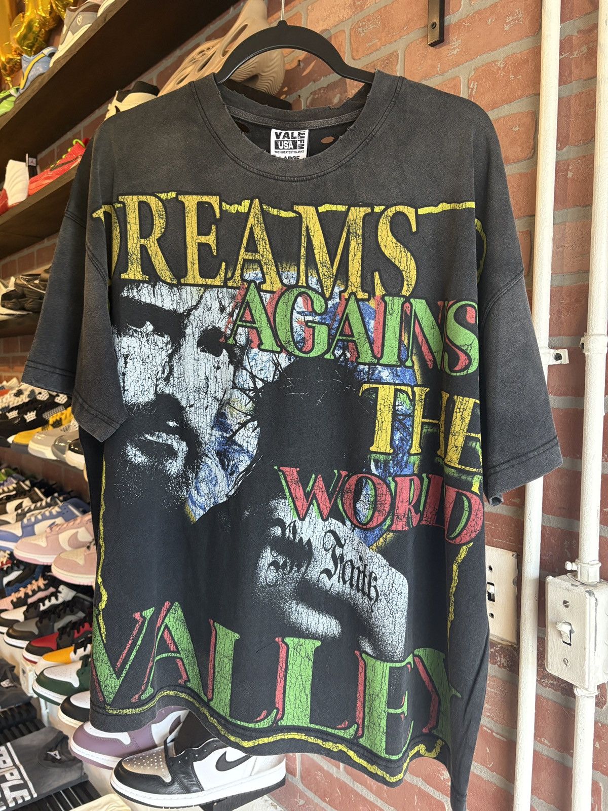 Vale Vale Forever Dreams vs World T-Shirt Size US XL / EU 56 / 4 - 2 Thumbnail
