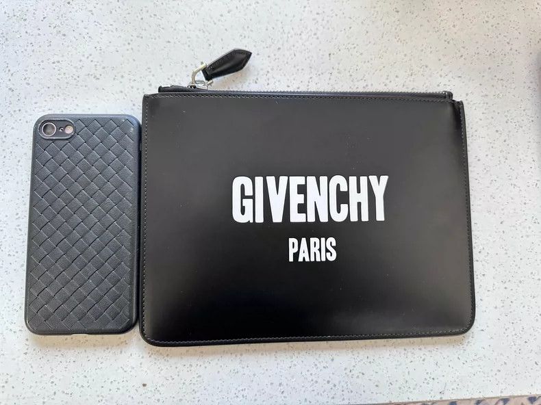 Givenchy Givenchy Paris Logo Black Leather Clutch - dmc Size ONE SIZE - 1 Thumbnail